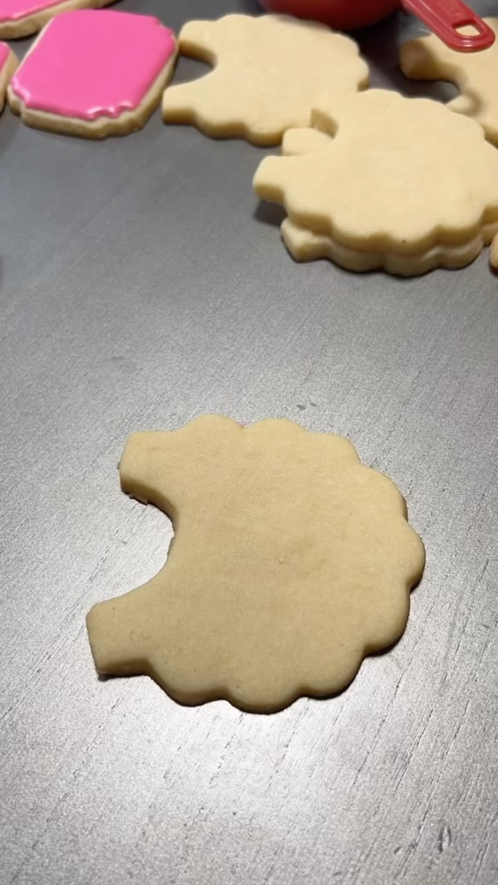 There’s a lot that goes into cake/treat decorating.. Remember that when ordering a custom order.