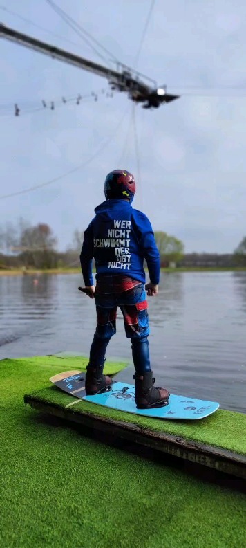Allen Wakeboardern wünschen wir einen geilen Start in die Saison und nicht vergessen #wernichtschwimmtderübtnicht 😎😎
