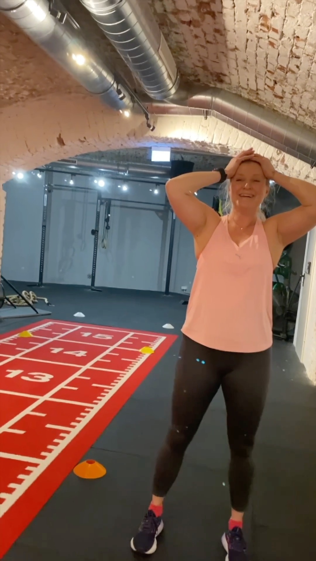 Ein typischer Dienstag😁💪🔥
Bissl PT
Bissl Laufen
Bissl Online PT
#hs_training #functionalfitness #functionaltraining #hybridtraining #personaltraining #neverstopcompeting #sportvienna #gesundeswien #fitness #fitnessmotivation #benchpress #hyrox #NeverStopCompeting #highsociety
#fittness #FitnessLifestyle #TrainHard #StrongerEveryDay #FitAb40 #NoExcuses #GesundUndStark #womanfitness