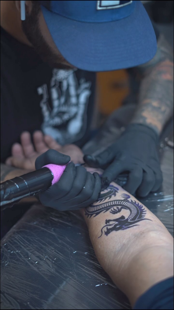 Meet our team !!https://www.lucktattoos.com/
#tattooartist #tattooshop #tattooed #tattooisart
#myfavoritetattoo #artoftattoos #freespirit #rockspirit #artist #girlstattoo #boystattoos #tattooshop #tauajespequeños#tatuajespequeños #tododearte #videostattoo #tattoopiercing #tattoarm #tattolegs