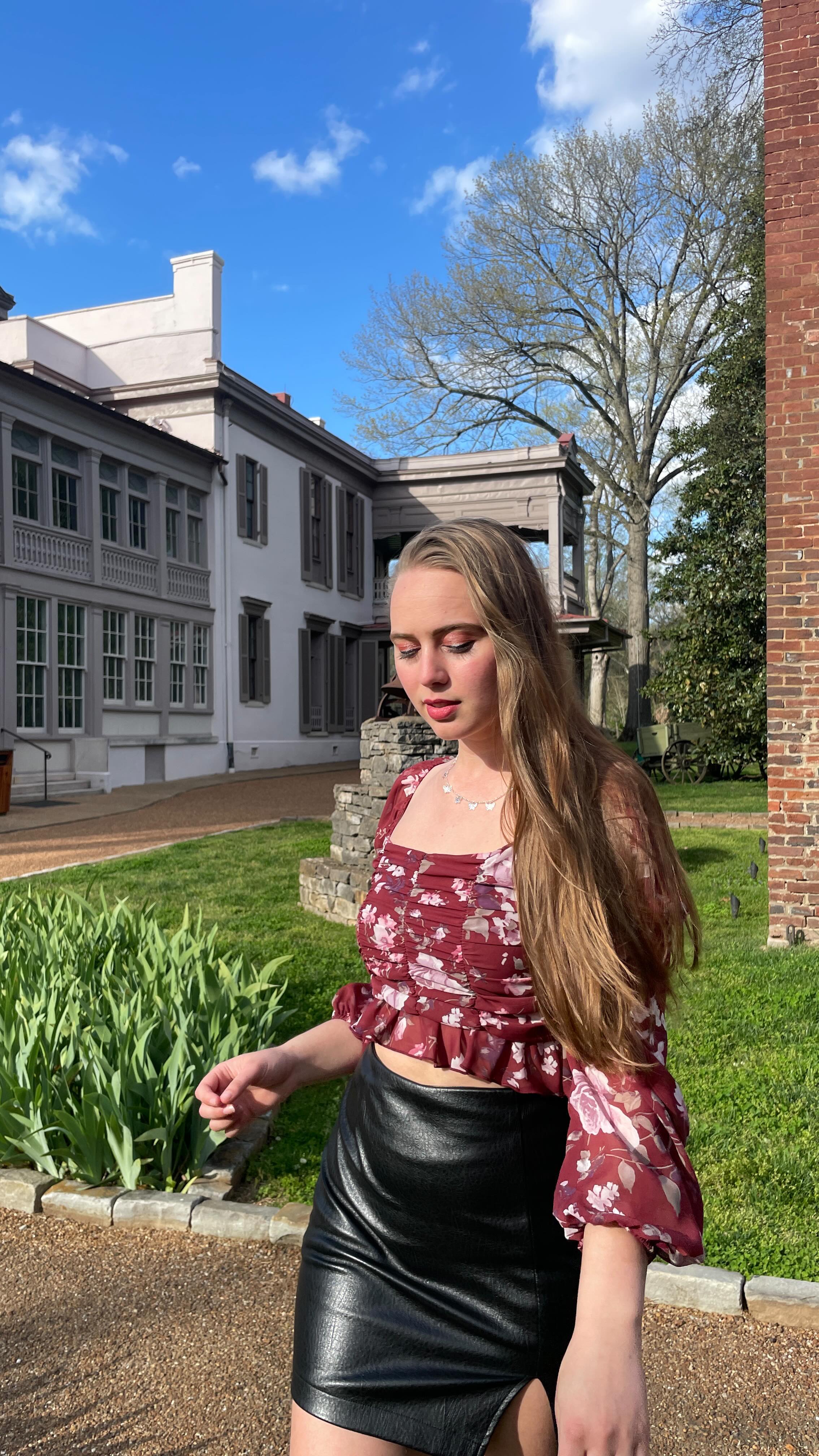 Drop an emoji in the comments that describes how this song makes you feel. Mine is 🤩