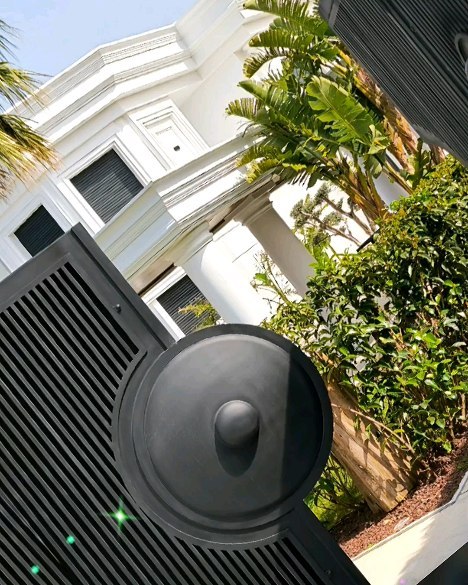 Çeşme AlcaArt Dizayn Alüminyum Kapı ve Pencere Panjur sistemleri. Linea Rossa LR3500 serisi kaldır sür sistemi. Winsa panjur.
.
.
.
#linearossa #winsa #alcaart #cesme #çeşmedalyan #alaçatı #alacati #aluminum #aluminumwork #izmir #bodrum #dalyan #urla #kekliktepe #art #architecture #consept #door #window