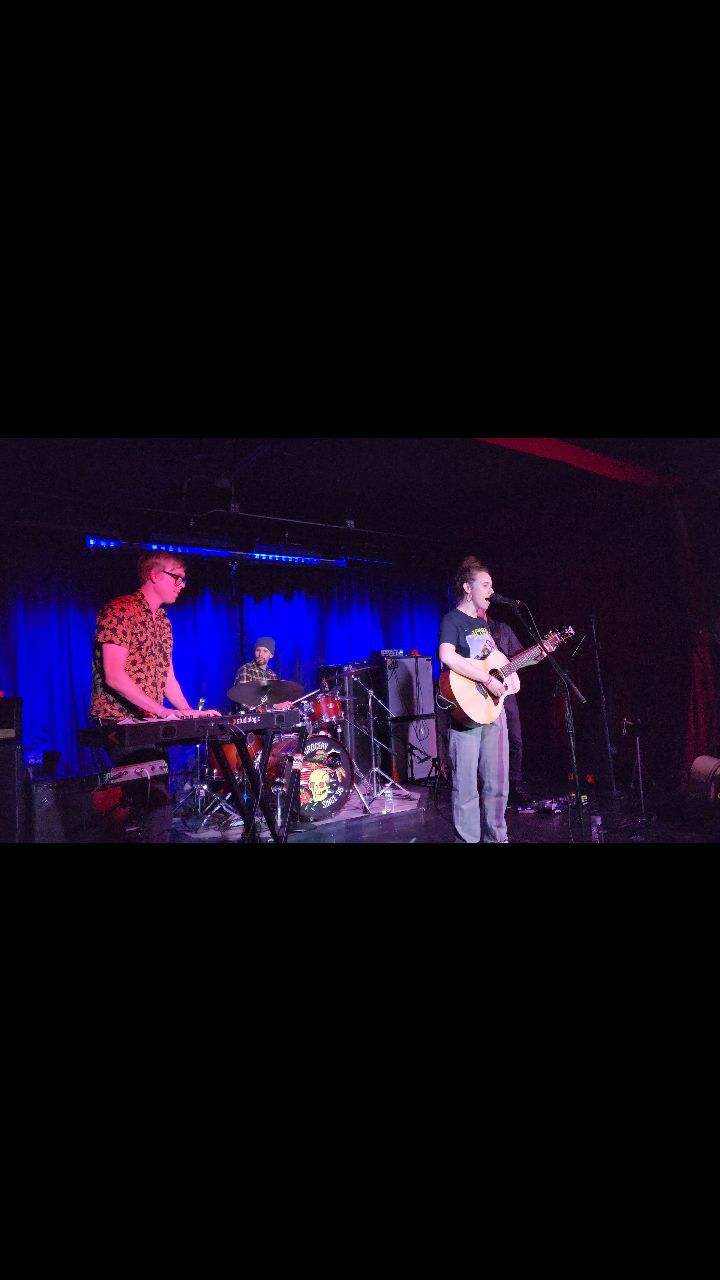 Had a blast playing keys with the phenomenal @victoriafinehoutvigil along with two of my favorite band mates, @grau_music on bass and @colemanbartels on drums!
Looking forward to more gigs coming up on keys!!
Jan 4th - Stevie Wonder tribute with Snack Cat at Groove (I'll be playing Keys and Sax)
Jan 5th - playing jazz piano with Jazz Vocalist, Helen Garey, at Don't Tell Mama