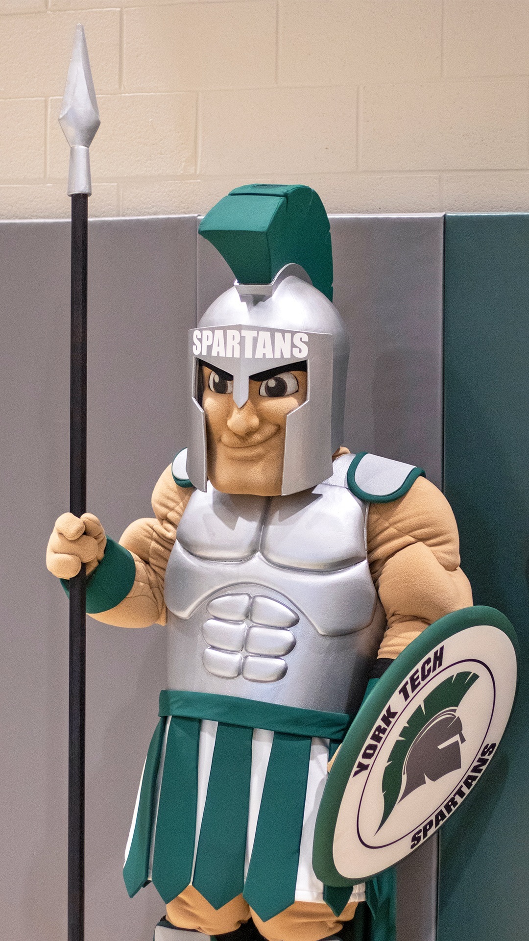 Victor Spartan is York Tech's beloved mascot. We decided to learn more about how he spends his time during a school day. Between meetings, interacting with students, and grabbing a bite to eat, he's a busy guy! #YorkTechProud
@tmobile
@ycst_spartans_
#FN5GL
#sweepstakes