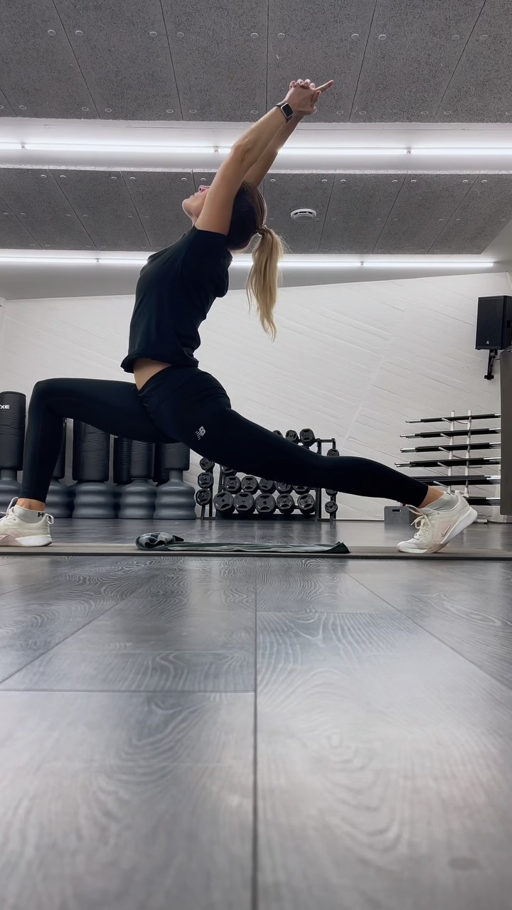 #yogainspiration #yogapractice #yogaeveryday #ashtanga #vinyasa #suryanamaskar @updatefitnessag