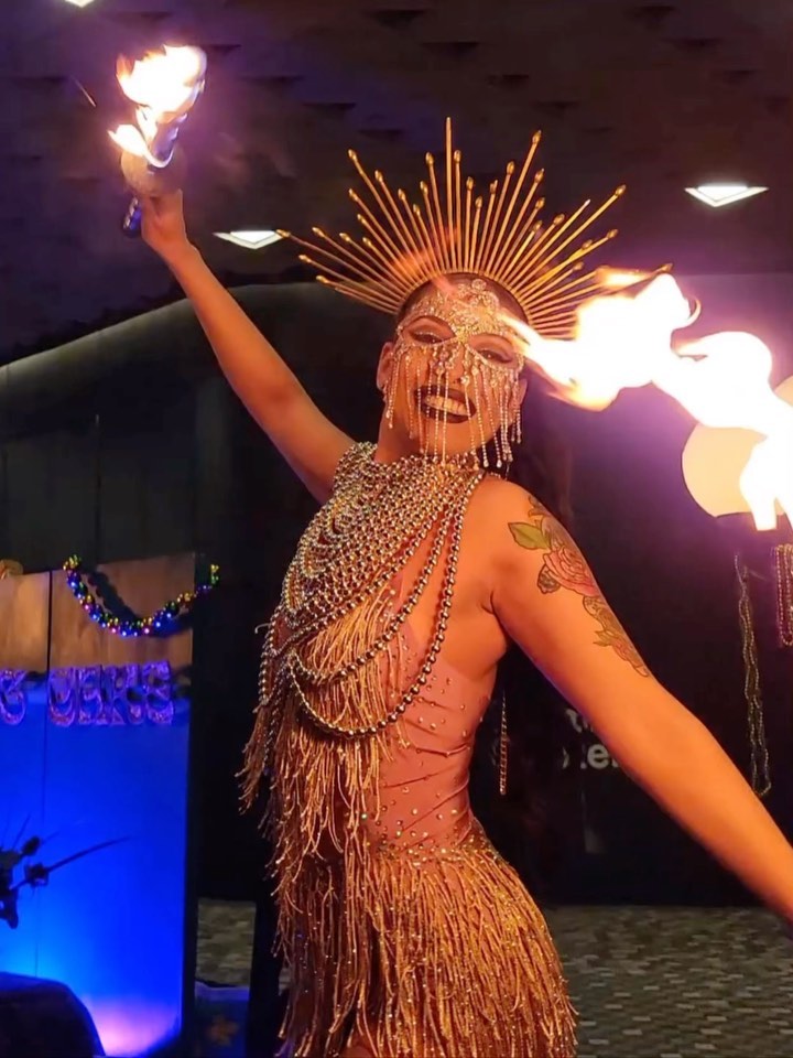 What to expect at #LaBoumBrunch …
A great #brunch!
The best #burlesque entertainers from DC & NY!
Comedic hosting!
Positive vibes!
Wild and crazy games for adults!
Complimentary round of shots!
Afternoon of #daydrinking & #dancing!
Book your table today. See link in bio.
#dcbrunch #dmvburlesque #dcburlesquebreakfastclub #washingtondc #dayparty #brunchparty