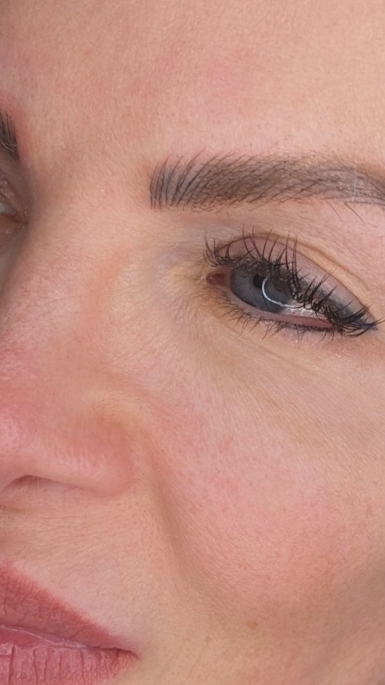 HOURS!
My client originally came to me (ALL THE WAY FROM THE EAST COAST) with some old saturated brows that had no business being as close together as they were. The shape and color were not meant for her beautiful face AT ALL.
STEP ONE: I sent her to her to get a couple sessions of removal over 6 months.
STEP TWO: One more session of removal
STEP THREE: We started modestly with her first session. There's no reason to go full force into a new set of brows after all the time and money it took her to do removal. Baby steps. We can always add in the perfecting session. Not so easy to take away.
STEP FOUR: Added more volume and slightly darkened her colour. After I saw how her first session healed I made slight tweaks to get hers brows to where she wanted them 🥰