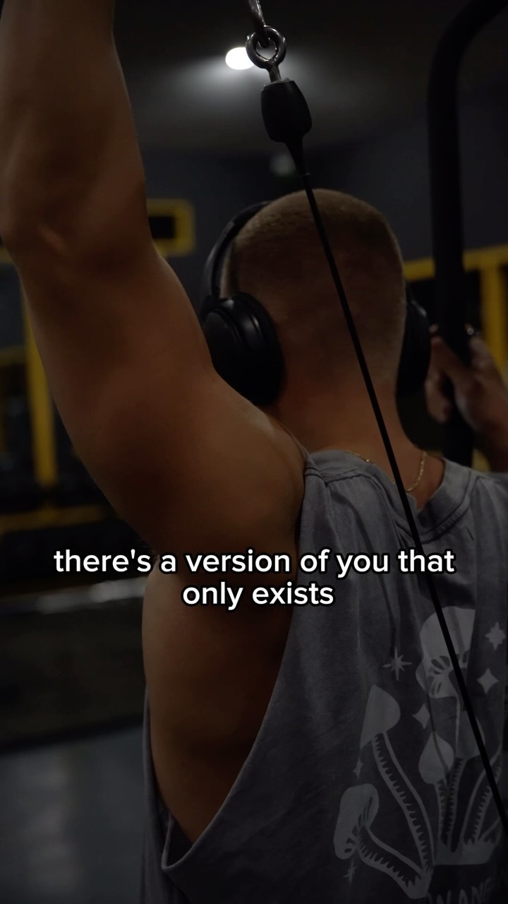 ❤️🔥Monday vibes at The Gym❤️🔥
•
💪🏽 @kremerfitness
📸 @davidsvisuals_
.
.
.
.
.
.
#thegym #thegymgiliair #giliair #fitness #workout #paradise #lombok #indonesia #bali #baliindonesia #healthy #lifestyle #swimmingpool #fit #fitlife #exercise #gym #gymlifestyle #gymlover #gymmotivation #motivation #foryou #fyp