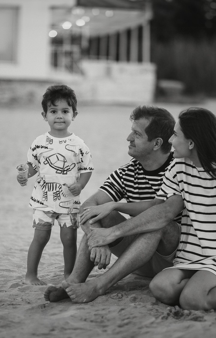 Click below for the step-by-step instructions šø
Have a landscape photo that you love and want to use for reels, but it doesn't work when you try to crop it?
1ļøā£ Upload photo in Photoshop
2ļøā£ Use the Crop Tool to add spaces above & below the image
3ļøā£ With the Select Tool, select the added spaces one by one
4ļøā£ Right Click => Generative Fill
5ļøā£ Leave the box empty and click "Generate"
6ļøā£ Crop the image as needed
š Voila! You have an amazing Insta Reels cover!
*
*
*
*
*
#FamilyPhotography #FamilyGoals #FamilyFun #FamilyLife #CapturingFamily #MakingMemories #reels #familyreels #reeltips #Instareels #essexmums #essexphotographer #chelmsfordphotographer #brentwoodphotographer #cambridgephotographer #essexlife #essex #essexbusinessmums #dearestviewfinder #londonmama #kentmums #reelsvideo