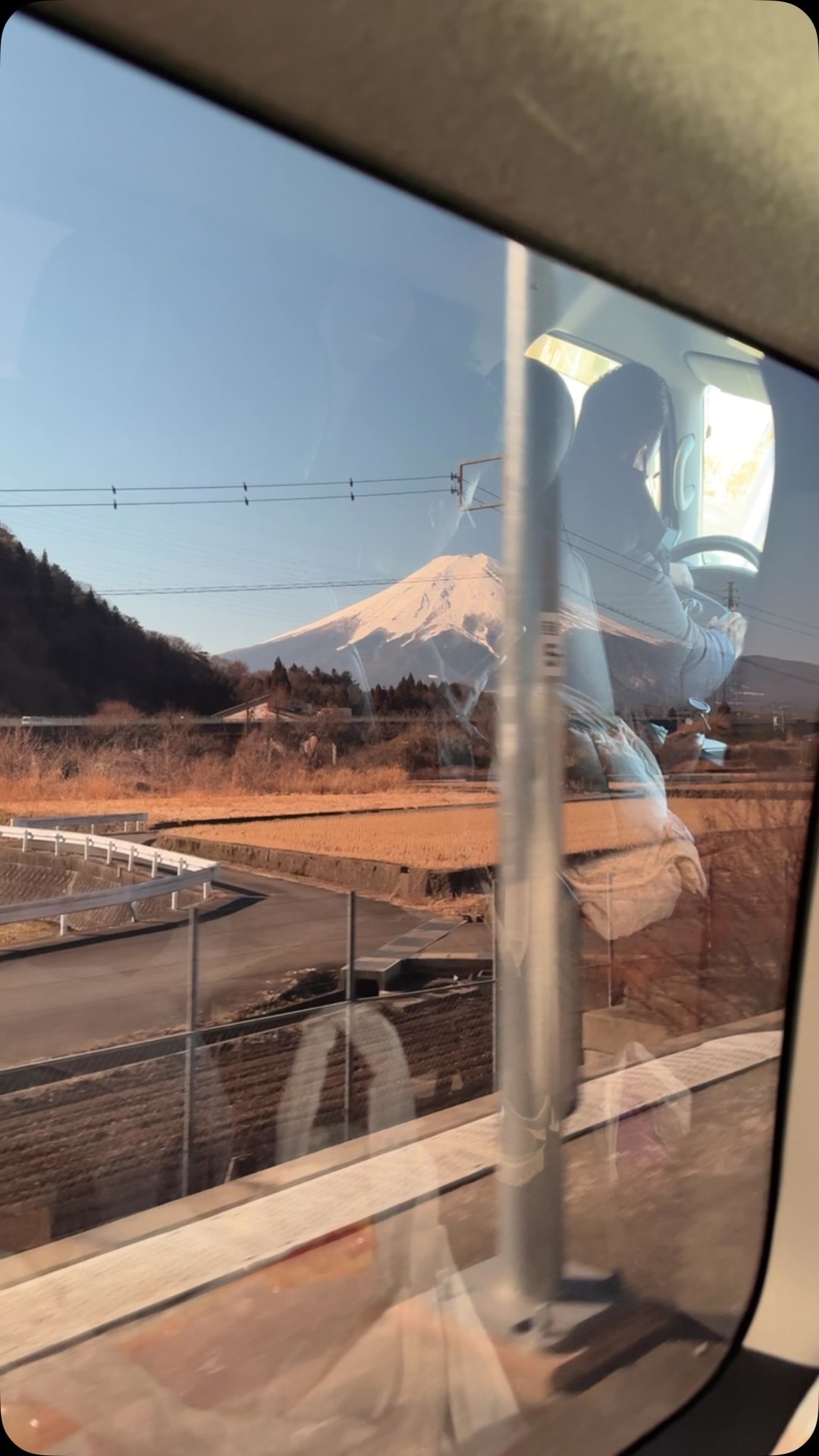 Chasing clouds and breathtaking views at Mt. Fuji! 🏔️✨ A day filled with adventure, fresh air, and unforgettable moments. Who’s adding this to their bucket list? 🚀 #MtFuji #JapanAdventures #Wanderlust #qingtravels