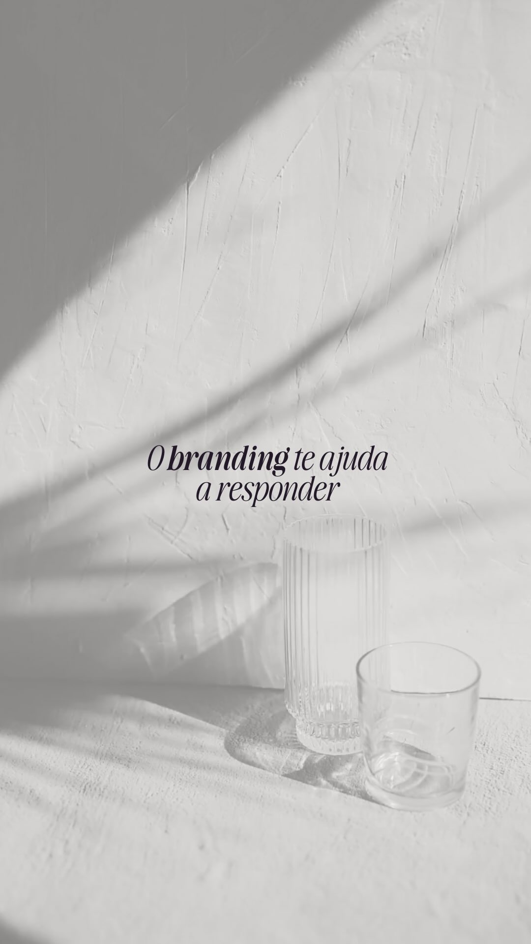 Branding é a resposta para as perguntas essenciais que guiam o sucesso de uma marca. ✨
Quando você entende o O QUE sua marca representa, PRA QUEM você está falando, POR QUE você existe, PELO QUE você luta, COM QUEM você se alia e COMO você se posiciona, você cria uma conexão verdadeira e duradoura com seu público.
O branding é a arte de transmitir a essência da sua marca em todas as interações, criando uma imagem poderosa e autêntica que ressoa com as pessoas certas.
Quer nossa ajuda para construir uma marca que faça SENTIDO? Clique no link da bio e agende uma reunião com nosso time! ✨
#Branding #MarcasBrilhantes #PosicionamentoDeMarca #ConstruçãoDeMarca #EstratégiaDeBranding