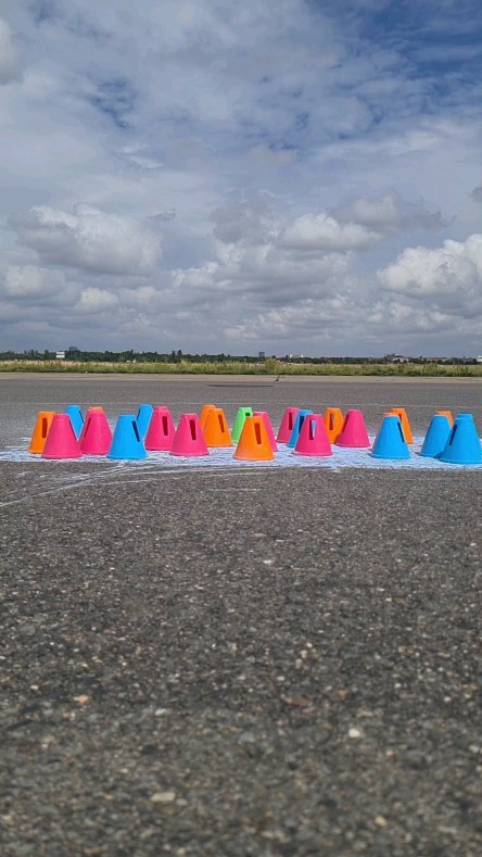 Some parallel bowling
.
.
.
#inlineskatingberlin #wizardskating #rollerblading #parallelslide