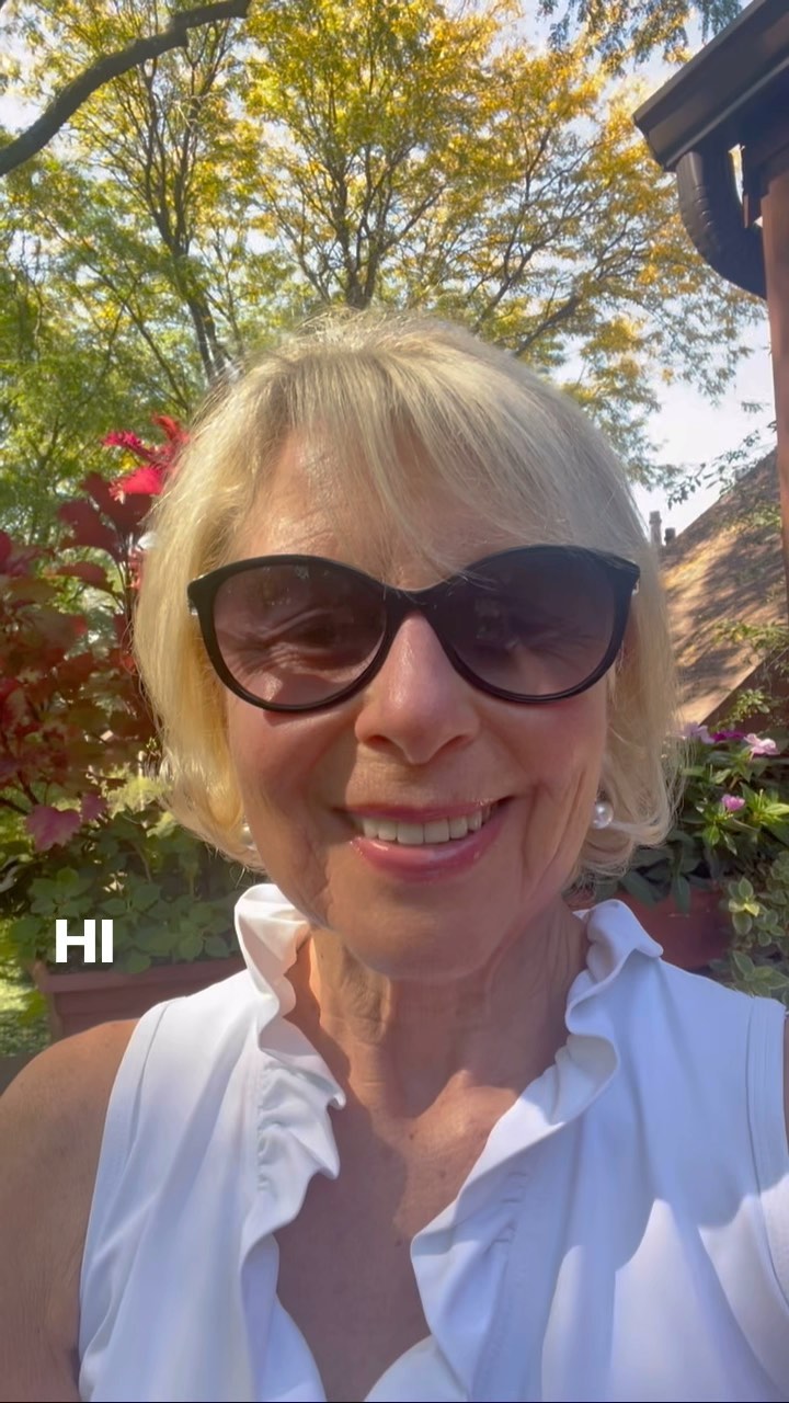 Raise your vibration today!
.
.
.
.
#raiseyourvibration #goodenergy
#functionalwellnesspractitioner #holistichealthcoach
#bodyintuition #mindbodyspirit #nutritionaltherapy #lifestyleeducator #functionalhealthcoach
#foodismedicine #weightmanagement #licensedmassagetherapist #reiki #shiatsu #bodywisdom #essentialoils #youngliving #montclair #aroundmontclair #uptownmontclair #montclairnewjersey #northjersey #newjerseyhealth #essexcounty #newjersey #uppermontclair #montclairnj #bodywisdom #bodywisdombybonnieberke #bonnieberke
Follow👉@bodywisdombybonnieberkeh