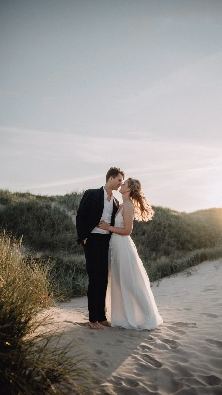 Ich hab euch immer noch keine Bilder vom @wildstories.de Workshop im Mai gezeigt! Das holen wir jetzt mal schnell nach!
Diese zwei… 🤍
#wildstories #hochzeitsinspiration #hochzeitsfotografiedänemark #dänemark #afterweddingshooting #hochzeitsfotografie #strandhochzeit