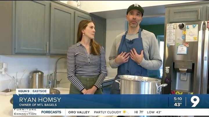 So thankful to be featured on #kgun9 News this morning where @brooke_chau shared our MTL bagels process🥯📺
Check out the video and read the article linked in our bio.
Bagels 🥯 available at Udall’s @heirloomfm every Friday from 9am-1pm. Pre-orders for the following market open up every Friday afternoon until sold out.
#MontrealBagels #localnews #tucsonfoodie #heirloomfm #bagelbliss #tucsonlocal #homebaker #thisistucson