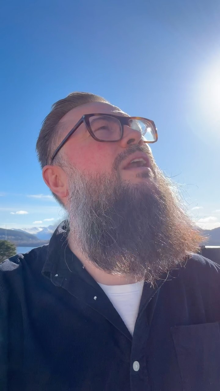 Spenning, galskap & moro med Gutta Krutt.
—————————————
#bok#bøker #påske #påskekrim #guttakrutt #guttakrutt&gledesdreperen #guttakruttoggledesdreperen #snø #ferie #moro #spenning #galskap #fun #sun #fun #barnebøker #barnebok #booktok #booktoker #easterai #ai #illustrasjoner #barneboktips #barnebøker #presang #barnebursdag #detective #påskebok #eventyr #adventure #comedy