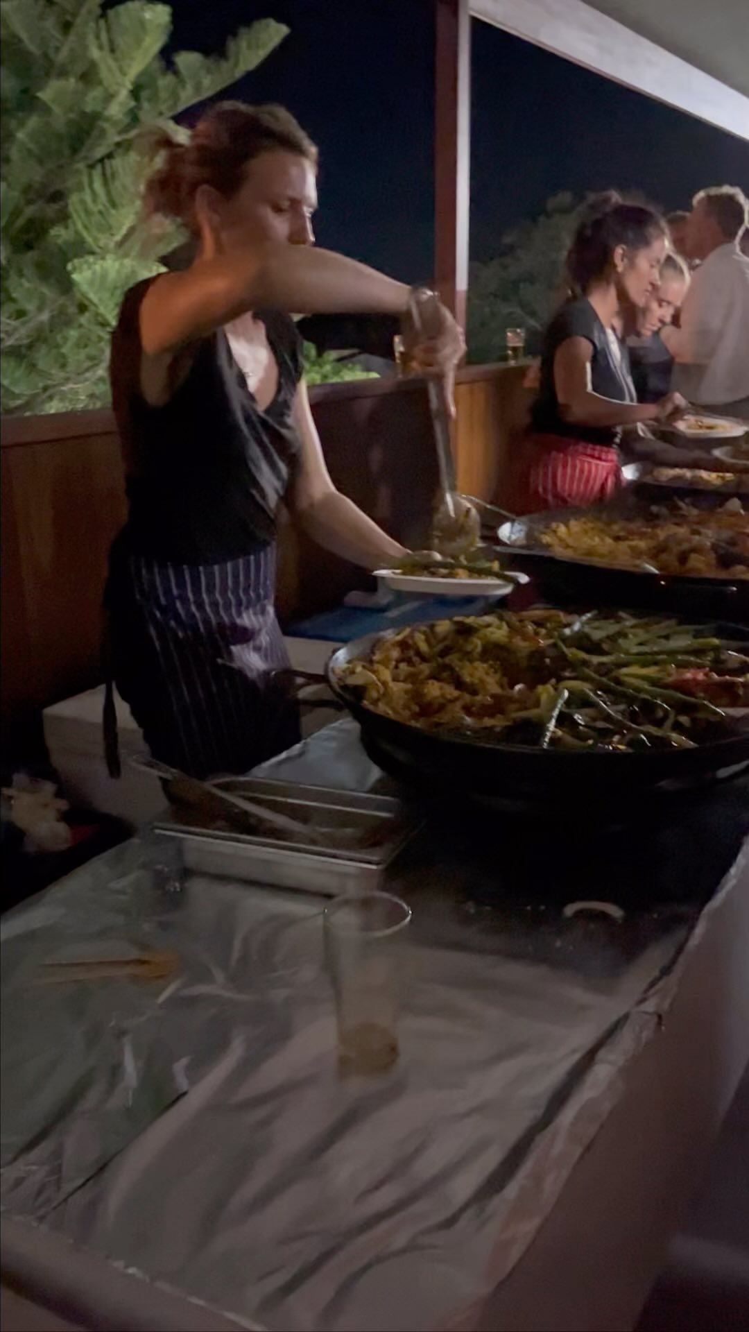 What a week!!
3 Weddings in Newcastle, Bathurst & Central Coast
Plus 3 other events!
It included 1400 portions of canapés, And enough Paella to feed 600 people!!
Only possible with a little help from my friends!
Special Thanks to Mel, Luisa, Jo, Suzie, Saskia, Phoebe & Daza!
For making it happen!!