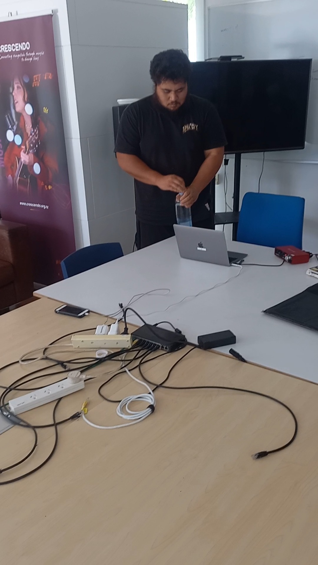 Crescendo mentor and musician Lou jammin' out with and to rising star @luitagaloa tunes before class.