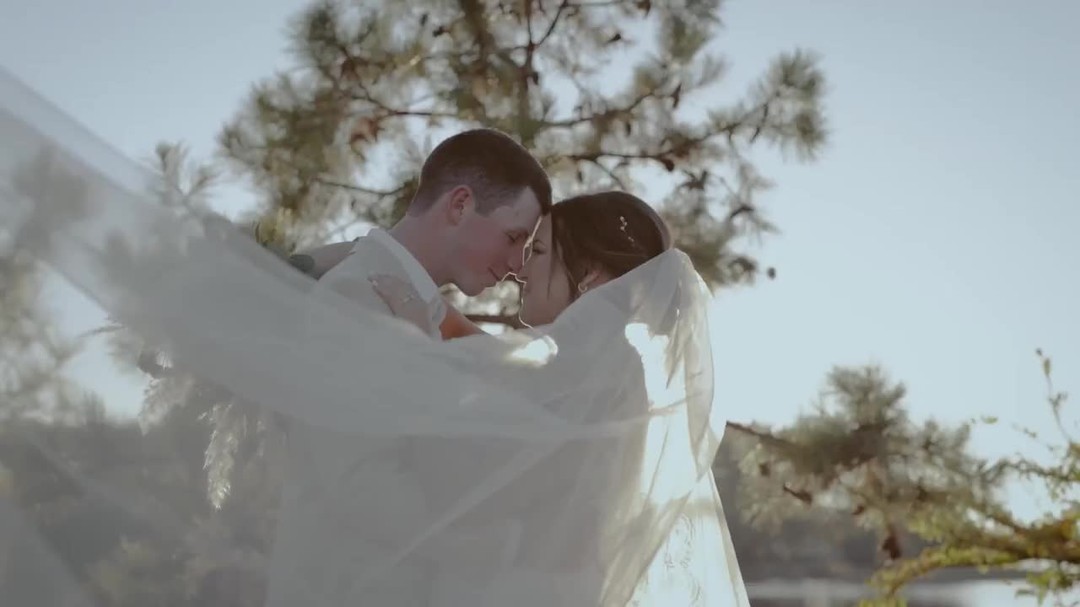 Morgan and Luke ๐
Capturing the essence of elegance and love at Morgan and Luke's wedding ๐ธโจ Honored to document their special day with timeless moments.
#AugustaGA #AugustaPhotographer #GeorgiaPhotographer #bride #weddinginspiration #reeloftheday #GAweddingphotographer