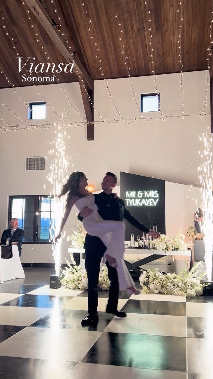 Just a GORGEOUS wedding day at Viansa Sonoma with an incredible team led by @k8balbi & @thebeccaandco for Eric & Sierra.
I love it when a couple has a vision for the dance party, and these two LOVE EDM and music festivals so that’s what we aimed to recreate. Too fun!!!!
My first time at this stunning venue, hope to be back again soon!
Thanks to all these fantastic folks for making the day so beautiful and seamless:
Design, Planning, Coordinating & Vision: @thebeccaandco
Videography: @cherryhillweddingfilms
Photography: @radionphotography
Florals: @thebloomingpassion
Linens: @bbjlatavola
Lighting: @twilightdesign.biz
Violinist: @serenadeevents
Venue: @viansasonoma
And a huge thanks to all who danced!