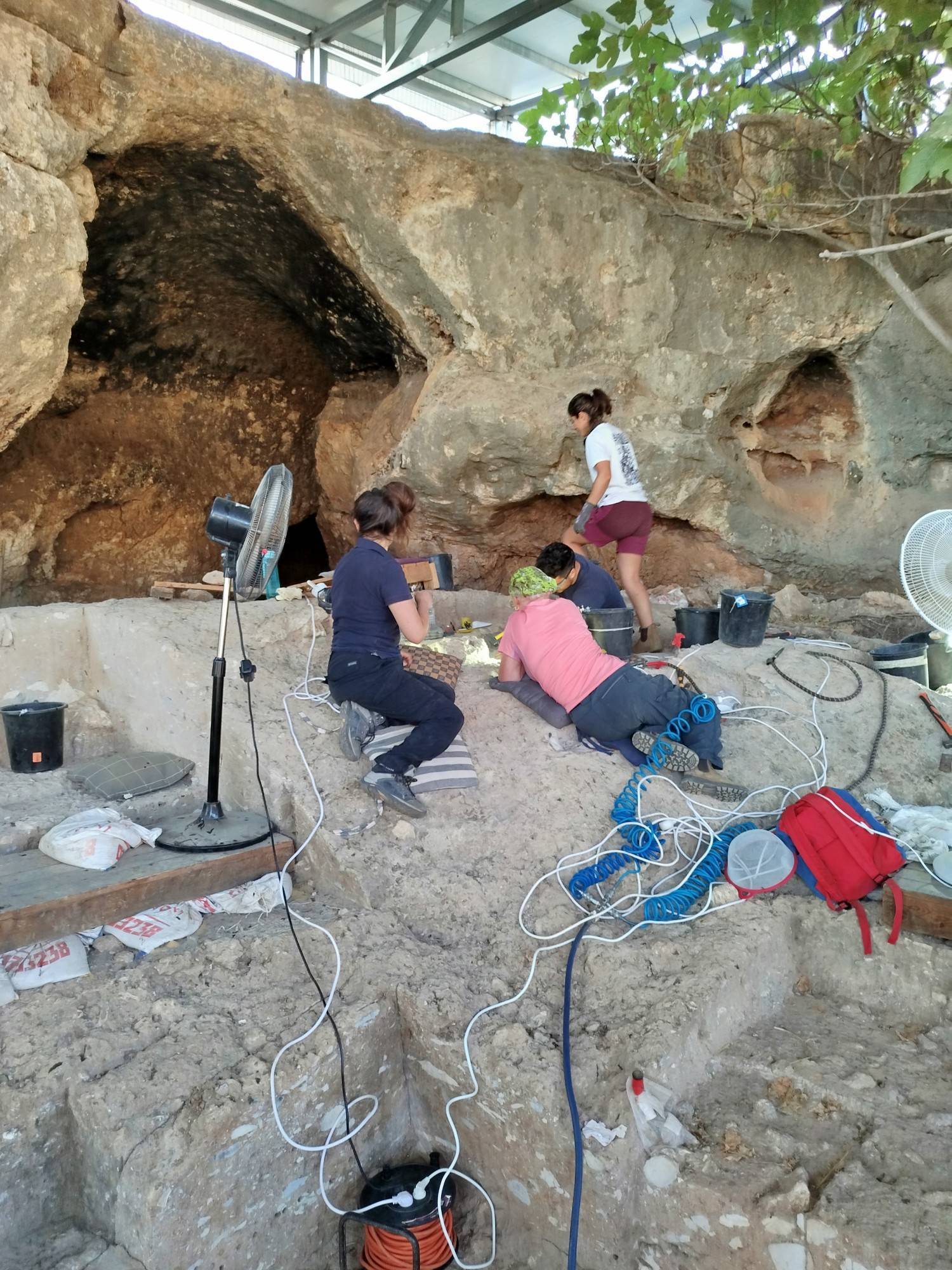 The 10th week is over 🦇
.
.
.
#prehistory #archaeology #excavation #lithics #paleolithic #homosapiens #neanderthal #batcave