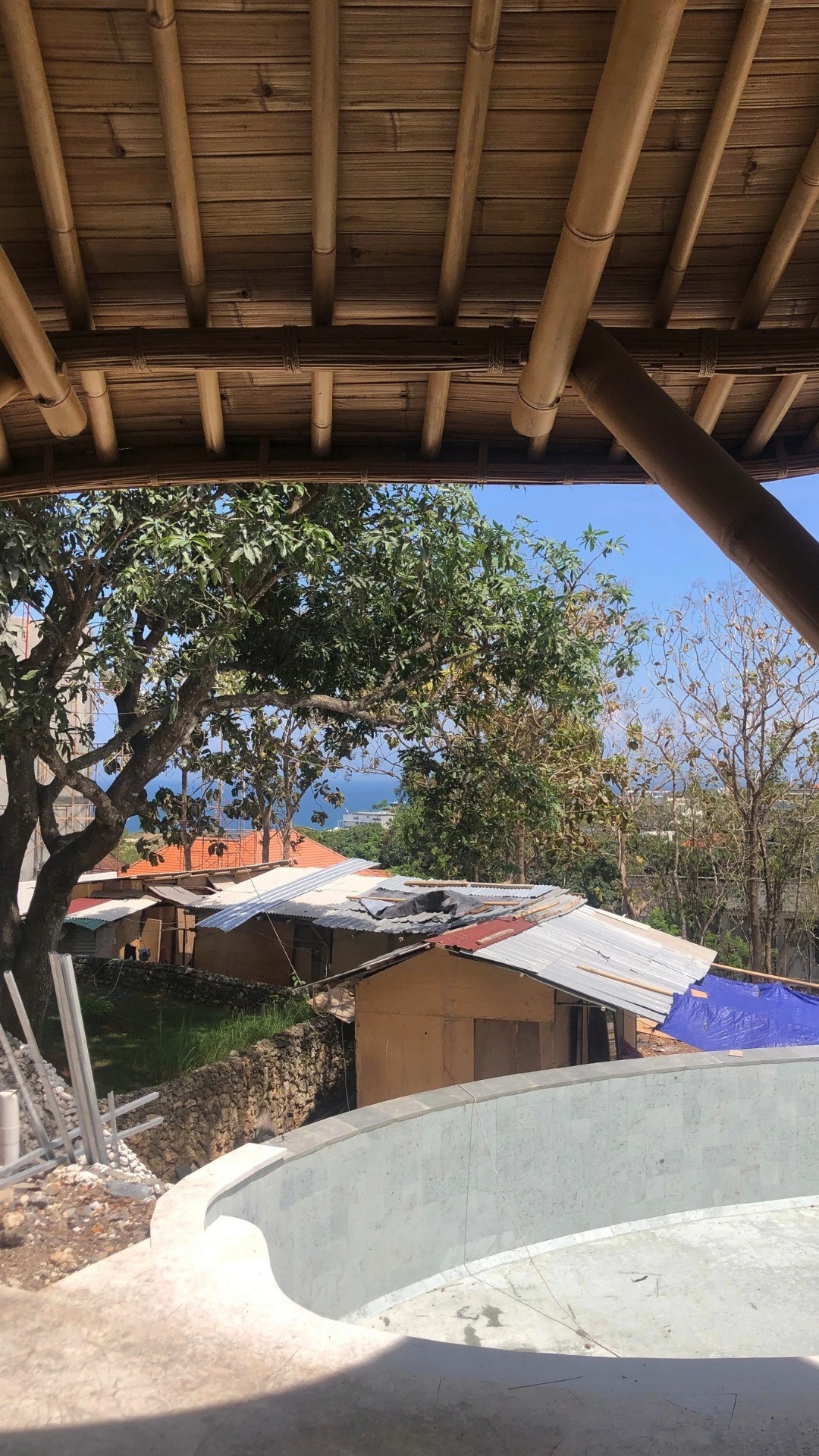 Ahura Villa - the story so far...stay tuned for the finale!🙌
#pbmbali #balibambooresorts #buildingdreamvillasinbali #balidreamvillas
#balibamboovillas #balilife #islandlife #baliarchitecture #balibamboobuilding
#bambooarchitecture #bamboodesign #bambooproject #baliconstruction
#balivilladesign #livinginbali #projectmanagementindonesia #baliprojectmanagement #resortsandvillasinbali