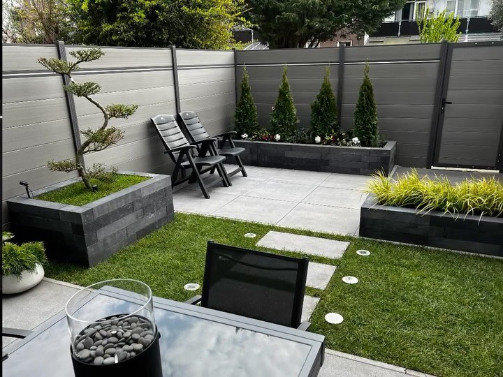 Creating a pet-friendly, sustainable garden is all about blending functionality, beauty, and environmental mindfulness. This project showcases how a well-thought-out design can turn any outdoor space into a peaceful, green retreat.
✅ Solar-powered lighting for eco-friendly ambiance
✅ Composite fencing for durability’s and sustainability
✅ Pet-safe plants
✅ Easy access flow, designed for seamless movement
✅ Evergreen vegetation
✅ Zen-inspired layout for a calming atmosphere
-
Het creëren van een huisdiervriendelijke, duurzame tuin draait om het combineren van functionaliteit, schoonheid en milieubewustzijn. Dit project laat zien hoe een doordacht ontwerp elke buitenruimte kan omtoveren tot een rustige, groene oase.
✅ Zonne-energieverlichting voor een milieuvriendelijke sfeer
✅ Composiet schuttingen voor duurzaamheid en stevigheid
✅ Dier-veilige planten
✅ Toegankelijke en vloeiende indeling voor naadloze beweging
✅ Altijd groen blijvende beplanting
✅ Zen-geïnspireerde indeling voor een rustgevende sfeer
#huisdiertuin #huisdierexterieur #huisdierdesign #huisdierinterieur #gezondeinterieur