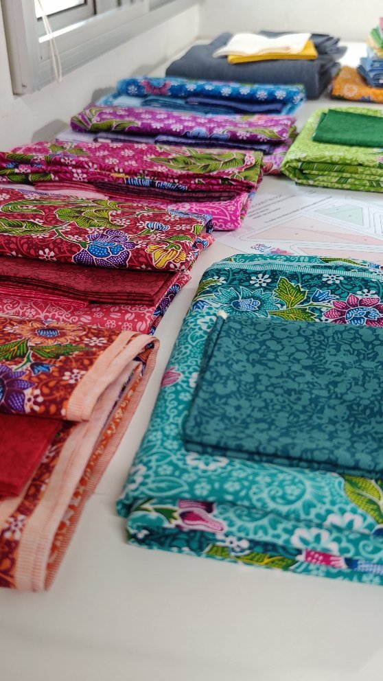 After a long break and fumbling around for project ideas, I can finally start a new quilt!