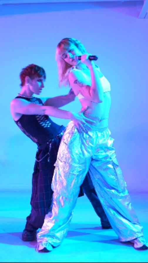 UNAPOLOGETIC x BECKY HILL
Artist submission number 2 for @beckyhill
My Heart Goes (La Di Da) 🫀🎵
Creative choreography & movement director @kimberley13collins
Assistant @mjmcgibbon
Lead @maiastones_
Dancers @kateeorrells @laurambraid @mjmcgibbon @pearlmakayi @_poppy_radford_ @samara_tong
Studio @themanorldn
Filmed by @georgelbutler
For bookings & enquires 📨
hello@unapologetic.uk
#unapologetic