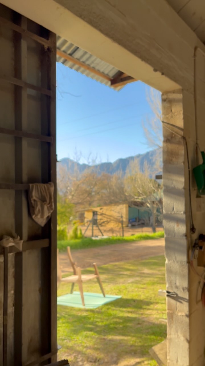 Welcome to the DouglasBuilt workshop - where sawdust meets the soul and every tool has its story. Each cobweb, every battered clamp, has earned its place. Consider this your backstage pass to the beautiful mess - where raw materials turn philosophical, and wood, well, gets its say. #sculpturedfurniture #franschhoeklife #wooddesign #customfurniture #handwerkkunst #tischler #tischlerhandwerk #möbeldesign