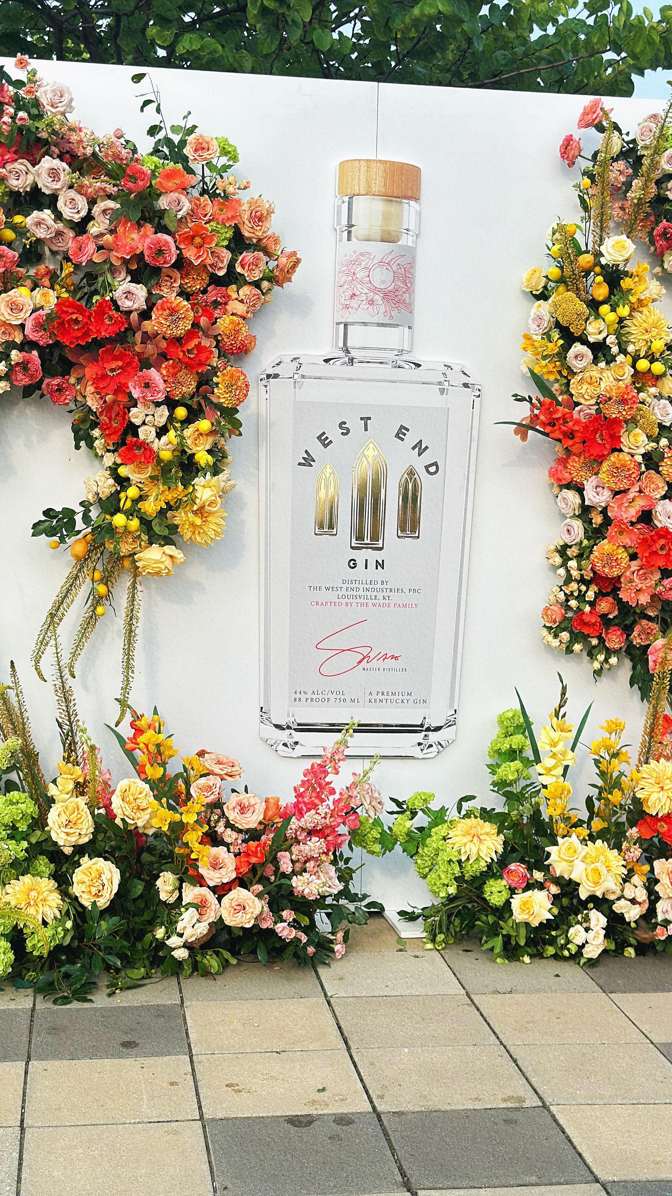 This weekend we had the honor of being a part of the @westendgin launch in Louisville, KY.
The best craft gin founded by @dr.dawn.wade and @helloswade whose love for gin and their community was shared in every bottle - every pour of #WestEndGin means more!
The citrus flavored gin was the inspiration for the floral choices used in this design, incorporating a mix of oranges & lemons.
Thank you @lemiga for bringing us on board and @waterfrontgarden for welcoming us into your beautiful venue.
#designsbyoochay #dboevents #WestEndGin #corporateevent #eventflorist #eventdesign #flowers #dcflorist #atlantaflorist #floraldesign #eventinspiration #eventflowers #eventdetails #eventinspiration #eventdecor #corporateeventplanner #corporateeventstyling #corporateevents #corporateeventplanning