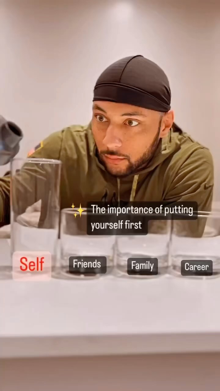 ✨Helps you see it now, doesn’t it?
I know you’ve been there, running on empty and your reactions to things become EXTREME. Operating from a place of stress with the people you love, losing your temper much more often than usual 😖
Figure out a what refuels you, it doesn’t have to be some elaborate plan that takes hours of your day and most of your 💷
It doesn’t have to look like your friends plan either. It just has to work for you. Full Stop.
I came across @bigdreamhakeem via @lawofattractionlive and I loved his work so much that I wanted to share it with you.
Can you resonate?
.
.
.
#selfcare #mentalhealthsupport #mentalhealthadvocate #burnout