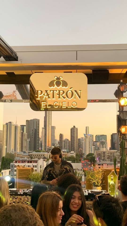 Rooftop vibes and good times! 🎉 Check out the custom Illuminated Branding we produced for Patron El Cielo's launch party on Maya's impressive rooftop.