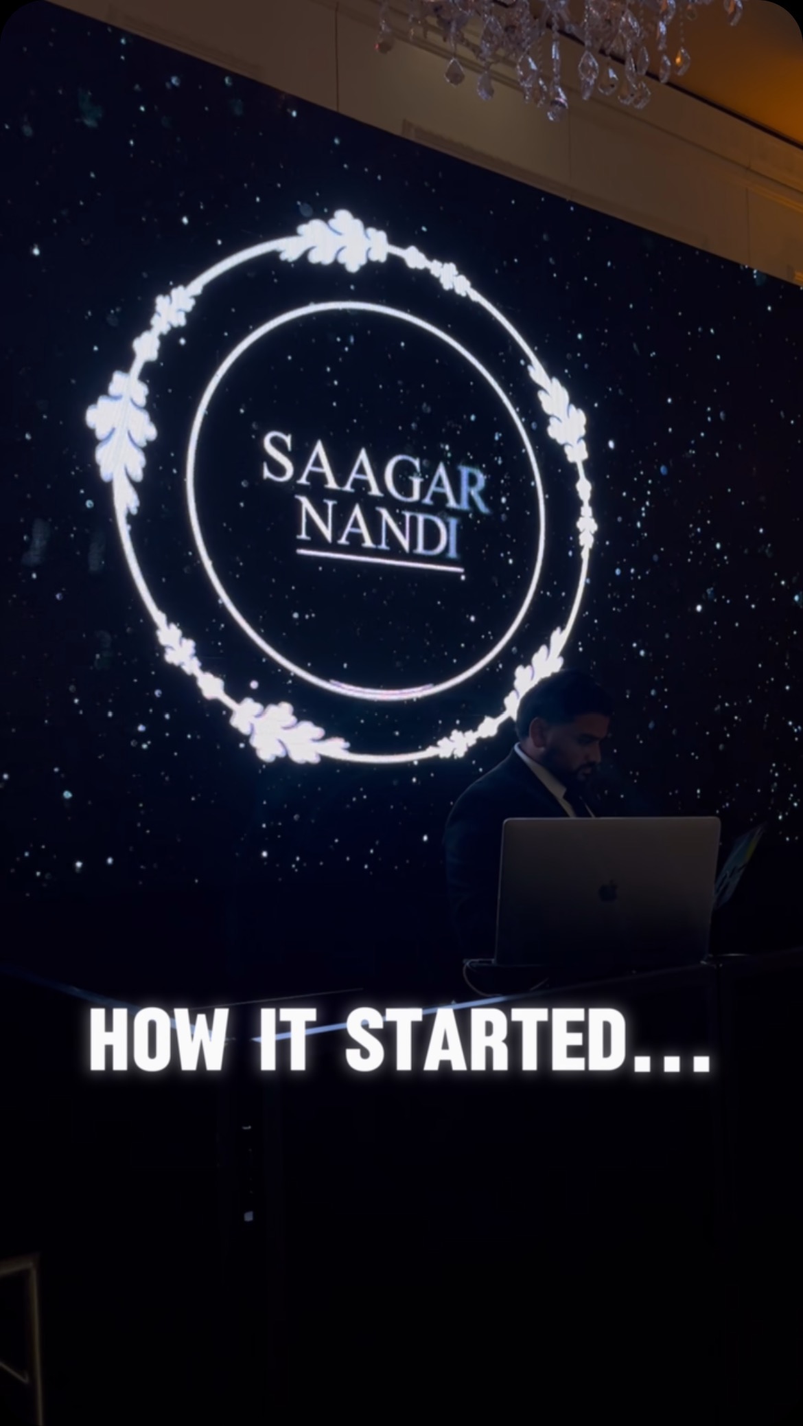 incredible energy on the dance floor ALL night🕺🪩💃
•
•
•
👰♀️🤵♂️ : @nandii.x3 @young_buls
📒 : @xo.eventsusa
🏰: @addisonparknj
📸 : @amiphotovideo
💐 : @abhishekdecorators
💄: @artistrybyricha
🍽️ : @andaaz_caterers
🏎️ : @monacoexperiences