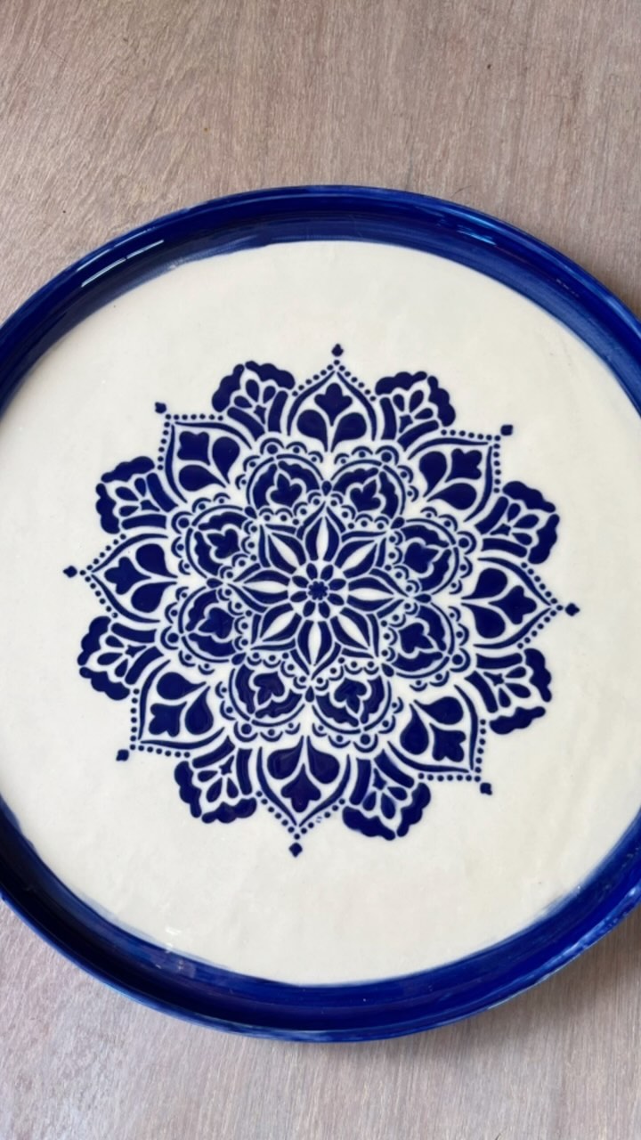 I am so pleased with the final result of this stencil 🌿. #pottery #stencils