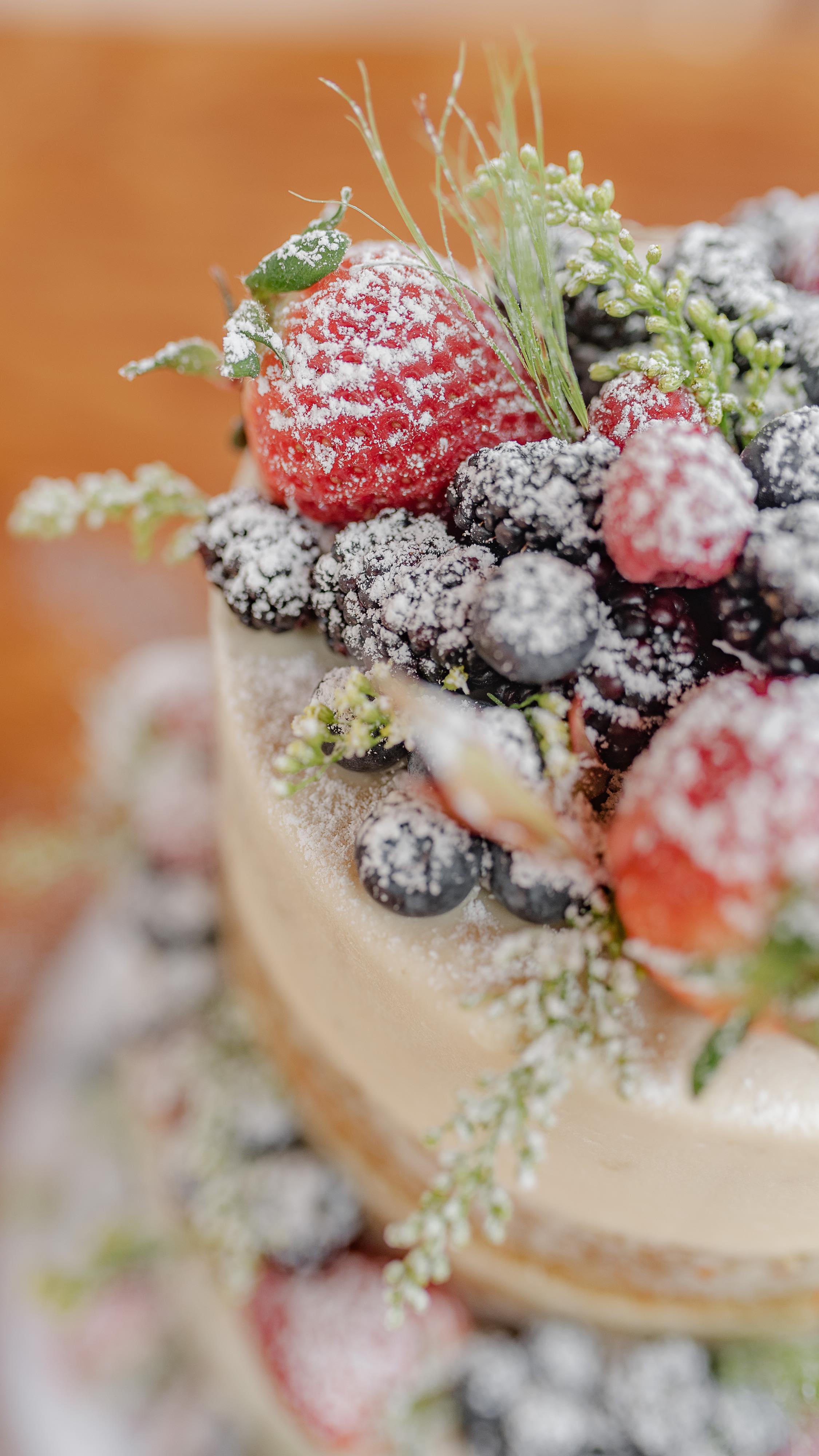 Congratulations to this beautiful couple, Addison & Samantha!! They tied the knot at the gorgeous @cabinsonstrawberryhill in Strawberry, AZ earlier this year! And we couldn’t have been more excited to be a part of this very special day! 💕
We loved the outcome of their fresh fruit naked wedding centerpiece! Not to mention all of the fun and delicious assortment of cupcakes, they did a great job choosing the flavors!
Thank you both for choosing us to be a part of your love story! We wish you both many loving & beautiful years to come!
#destinationwedding #countrywedding #rusticweddings #weddingcakesaz #realarizonaweddings #arizonaweddings #theknot #paysonazbakery #kendrascountrybakery #weddingwire #edibleart #raspberryfilledcakes #destinationweddings #mountainwedding #rimcountrywedding #boots #cabinsonstrawberryhill #marquettelareephotography #kendras_country_bakery