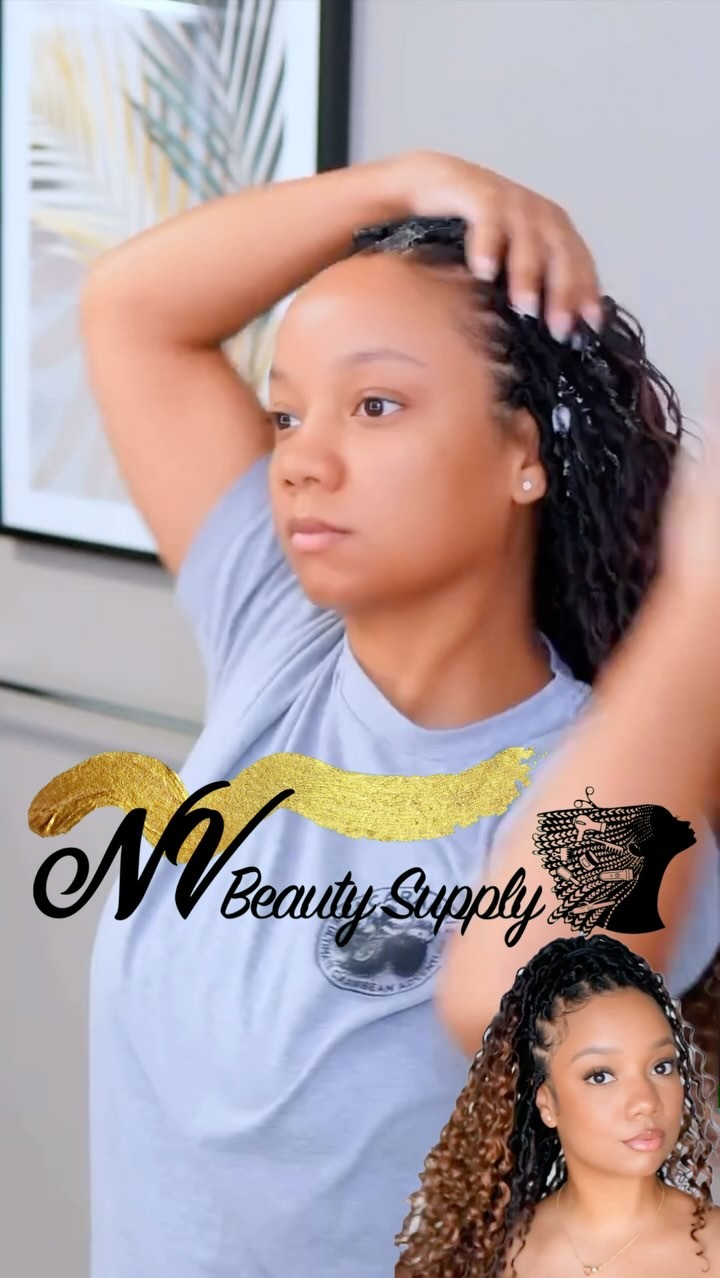 Add some curls to these beautiful @freetress_braid Crochet #BOLOCS and create a stunning 🤩 BOHO Loc hair style for back to school in Senegal 🇸🇳 and for the summer! ☀️ We have everything you need to create this style. Call us or message on WhatsApp 📲today +221 77 114 40 42! Fast delivery 🛵💨 all over #dakarsenegal #senegal #gambia