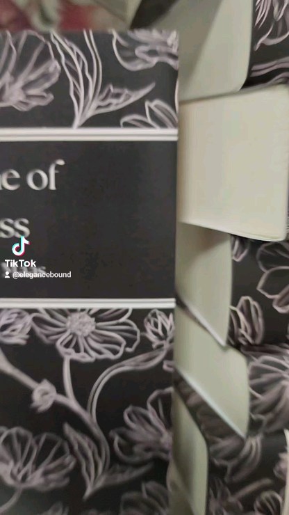 Printable dust jackets to help your books blend with your aesthetic - check our our officially licensed jackets on Etsy #bookstagram #sarahjmaas #bookishmerch #booktok #throneofglass #tog #bookshelf #bookstagramfeature #bookworm