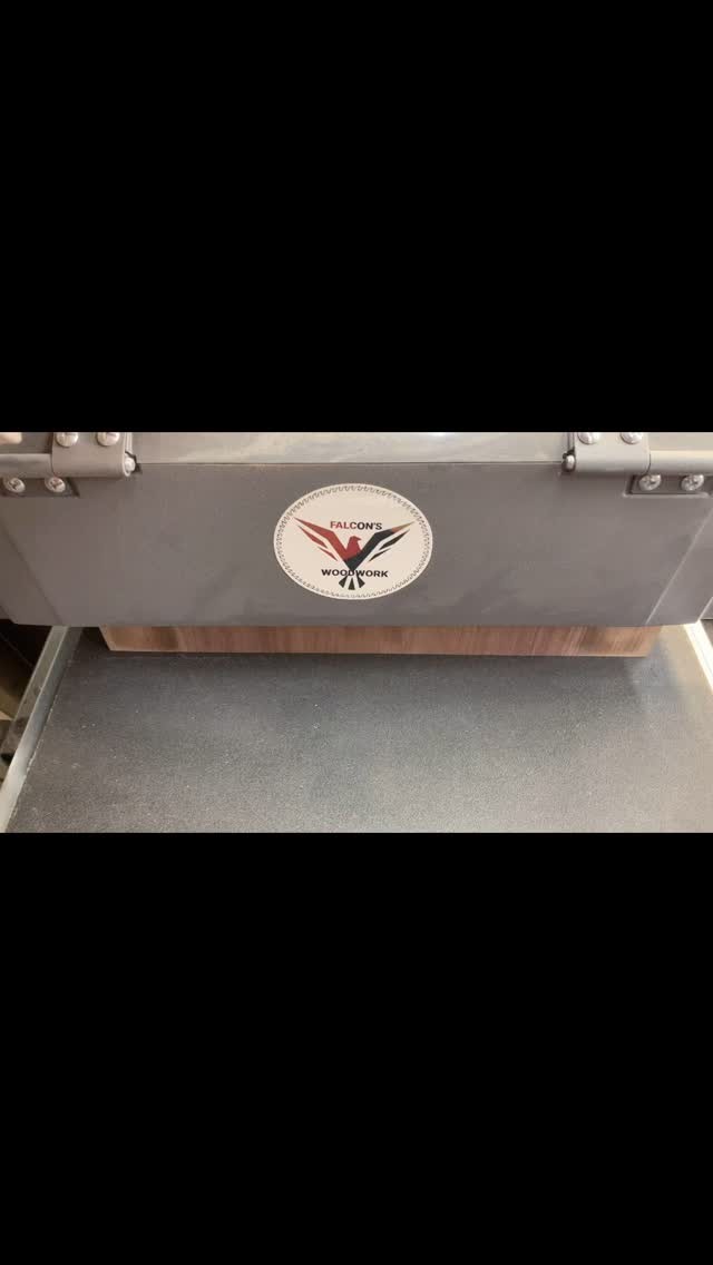 #endgrain #beautifulwoodworking #endgraincuttingboard #butcherblock #walnut #endgrainwalnut #bespoke #unique #art #artistic #artist #chefsoninstagram #chefslife #chefcuttingboard #kitchendesign #kitchendecor #ontariowood #ontariomade #saultstemarieontario #algomamade #algoma #buylocal #supportlocal #buycanadian #ontariomade🇨🇦 #canadamade #falconswoodwork