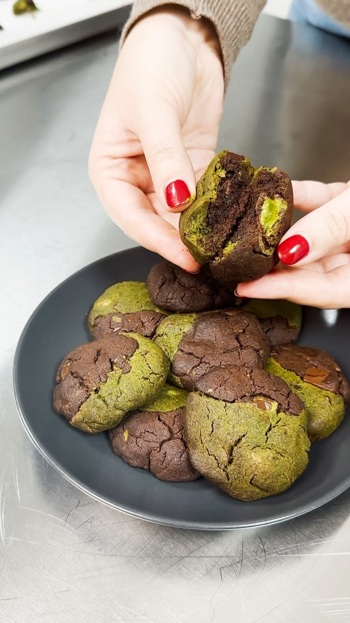 Satisfy your taste buds with our DIY Matcha Cookies, crafted with the unbeatable ZAZ Dark Chocolate Matcha bars! π΅πͺ
Makes 16 cookies
Ingredients
- 120g (1/2 cup) vegan butter
- 150g (3/4 cup) coconut or date sugar
- 1/2 tsp salt
- 1 flax egg (mix 1 tbsp ground flaxseeds with 3 tbsp water, then let sit in the fridge for 15 minutes to thicken)
- 1 tsp vanilla extract
- 190g (1 1/2 cup) AP flour
- 2 tsp matcha powder
- 2 / 3 tbsp cacao powder
- 1/2 tsp baking soda
- 2 ZAZ Chocobar Dark Chocolate Matcha (chopped)
Method To Assemble
1. Add vegan butter, coconut sugar and salt to a bowl and cream together with a mixer.
2. Add flax egg and vanilla and mix until just combined.
3. Mix the flour and baking soda and add to the wet ingredients.
4. Split the batter into two and add matcha powder to one batch and cacao powder to the other batch. Mix well.
5. Add the chopped ZAZ Chocobar Dark Chocolate Matcha to each batter and fold in.
6. Chill your batter in the fridge for 30 minutes. Meanwhile, preheat your oven to 175Β°C (350Β°F) and line a baking sheet with parchment paper.
7. Form 16 cookie dough balls (half matcha and half chocolate).
8. Bake for 12 - 14 minutes, until the cookies are starting to turn golden.
Remove from the oven and let cool before eating!!
#ZAZSnack #Recipe #MatchaMagic #CookingWithZAZ