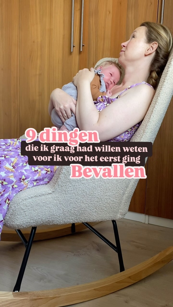 Alles wat je wil weten hier ⬇️
✨Deel deze post met je zwangere vriendin of collega! ✨
4. Zeker na een lange bevalling heb je echt het gevoel dat je door een vrachtwagen bent overreden. Wat voelt dat beurs! 😳
5. Als je voor het eerst gaat bevallen, bereid je voor op een lange bevalling, op de marathon. Ja, je hebt kans op een korte bevalling, maar over het algemeen duren bevallingen van eerste kindjes langer.
6. Als je aan het bevallen bent, heb je 100% het recht je te laten behandelen als een queen 👸🏼 Want dat ben je! 🩷
7. Je kan veel meer aan dan je van tevoren had gedacht. Echt waar. 💪🏼
8. 🏥 Als je in het ziekenhuis gaat bevallen, is de kans groot dat je bevalling wordt bijgestaan door zorgverleners die je niet kent. Zorg dus dat je geboorte partner weet wat belangrijk is voor je, je kan ondersteunen op alle mogelijke manieren en ook voor je kan opkomen in situaties die moeilijk zijn. Je hebt niks aan pannenkoeken die alleen op hun telefoon zitten. 👋🏼
9. Een hoge pijngrens hebben heeft niks te maken met of je weeën beter kan volhouden of niet. Dat zit hem vooral in het mentale stuk. 🙍🏾♀️
Wat had jij graag van tevoren willen weten? Laat je het me weten?
#doulaamersfoort #doulautrecht #doula #bevallen #bevalling