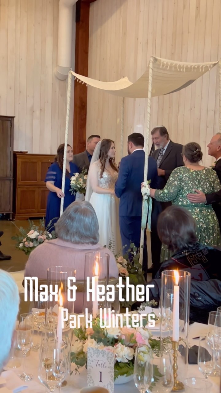 Rain *and* shine at @parkwinters for this beautiful wedding!
This couple had rad taste in music, where I was invited to play some Courtney Barnett, Hurray for the Riff Raff, Wet Leg, Edward Sharpe & the Magnetic Zeros, Lord Huron and the Avett Brothers, all personal faves of mine.
And these were some of the proudest parents I have seen at a wedding, was truly heartwarming.
Thanks @max4hair for allowing me to be there!!!!!