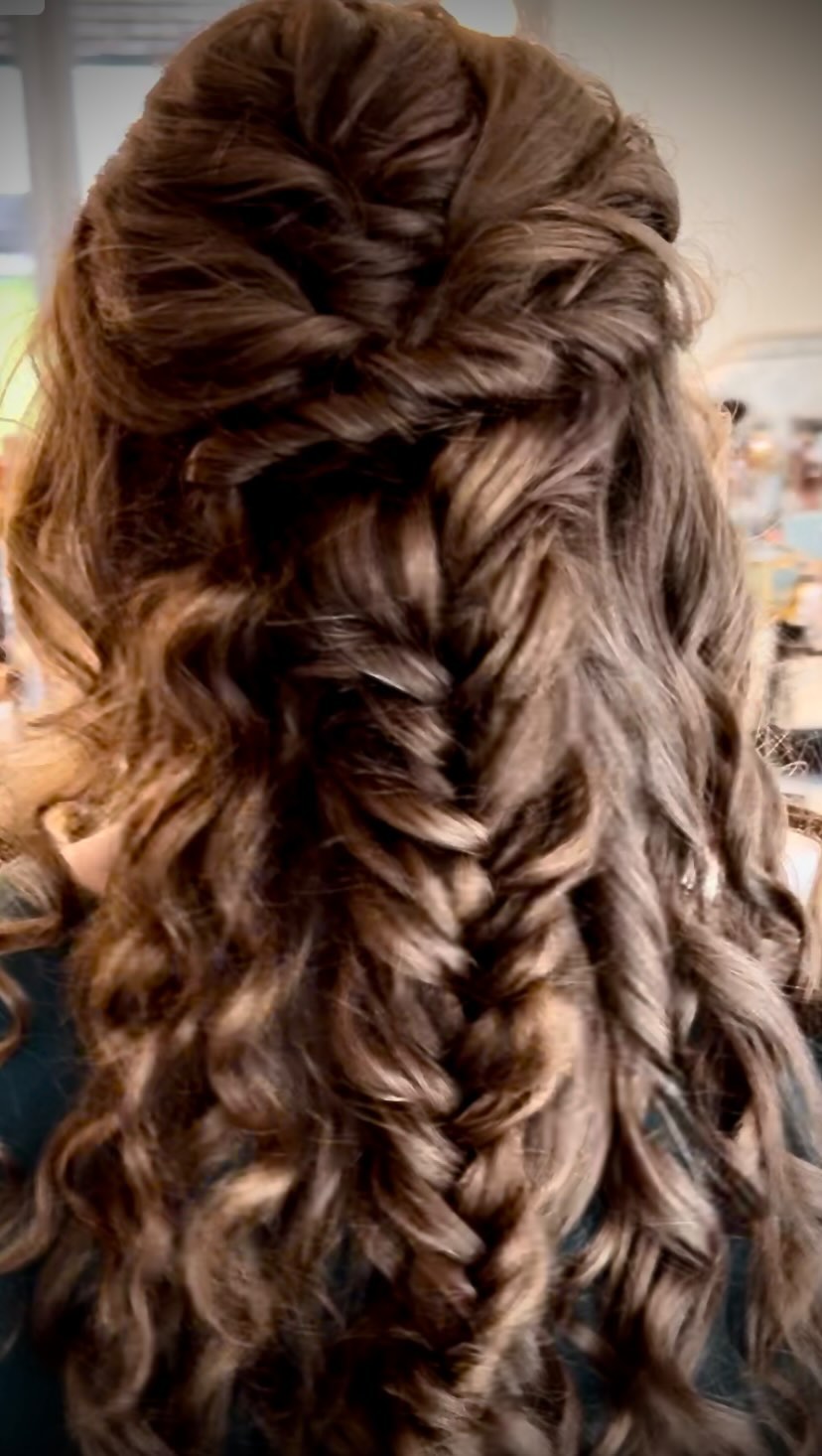 ๐ง๐ปโโ๏ธ ๐๐๐ซ๐ฆ๐๐ข๐ ๐๐ซ๐๐ข๐ ๐จ๐ ๐๐ซ๐๐๐ฆ๐ฌ๐ง๐ปโโ๏ธ
๐๐๐๐ก๐ง๐ข๐๐๐ฅ๐ฅ๐ฒ ๐ข๐ญโ๐ฌ ๐ ๐๐ข๐ฌ๐ก๐ญ๐๐ข๐ฅ ๐๐ซ๐๐ข๐ ๐๐ฎ๐ญ ๐๐ข๐ญ๐ก๐๐ซ ๐ฐ๐๐ฒ ๐ข๐ญ๐ฌ ๐ ๐ฏ๐๐ซ๐ฒ ๐ฏ๐๐ซ๐ฌ๐๐ญ๐ข๐ฅ๐ ๐ก๐๐ฅ๐๐ฎ๐ฉ ๐๐ซ๐ข๐๐๐ฅ ๐ก๐๐ข๐ซ ๐ฌ๐ญ๐ฒ๐ฅ๐
#brides_by_nikki #bridalhair #bridalmermaidhair #bridalhalfuphalfdown #bridalbraids #fishtailbraid #dorsetbride #hampshirebride #dorsethairandmakeup #hampshirehairandmakeup