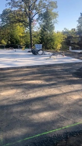 Projekt i Huddinge klart . Mark o grund till hus , garage , pool. Mycket fint resultat