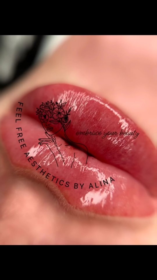 Velvet Lips!
ready or not, here i come, you can't hide,
gonna find you and make you want me 💋✨
#velvetlips #permanentmakeup #permanentmakeupartist #pmu