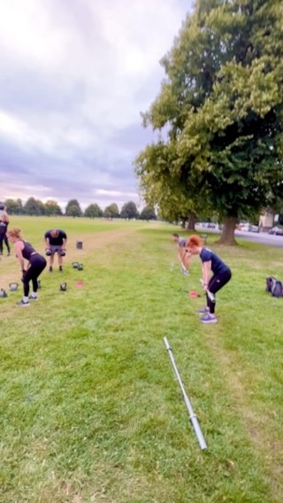 Digging deep towards the end of the session is tough, but it sure feels good when it’s done! 🤩🙌❤️🔥 #WinningTogether
•
@bristol.hiit.fitness