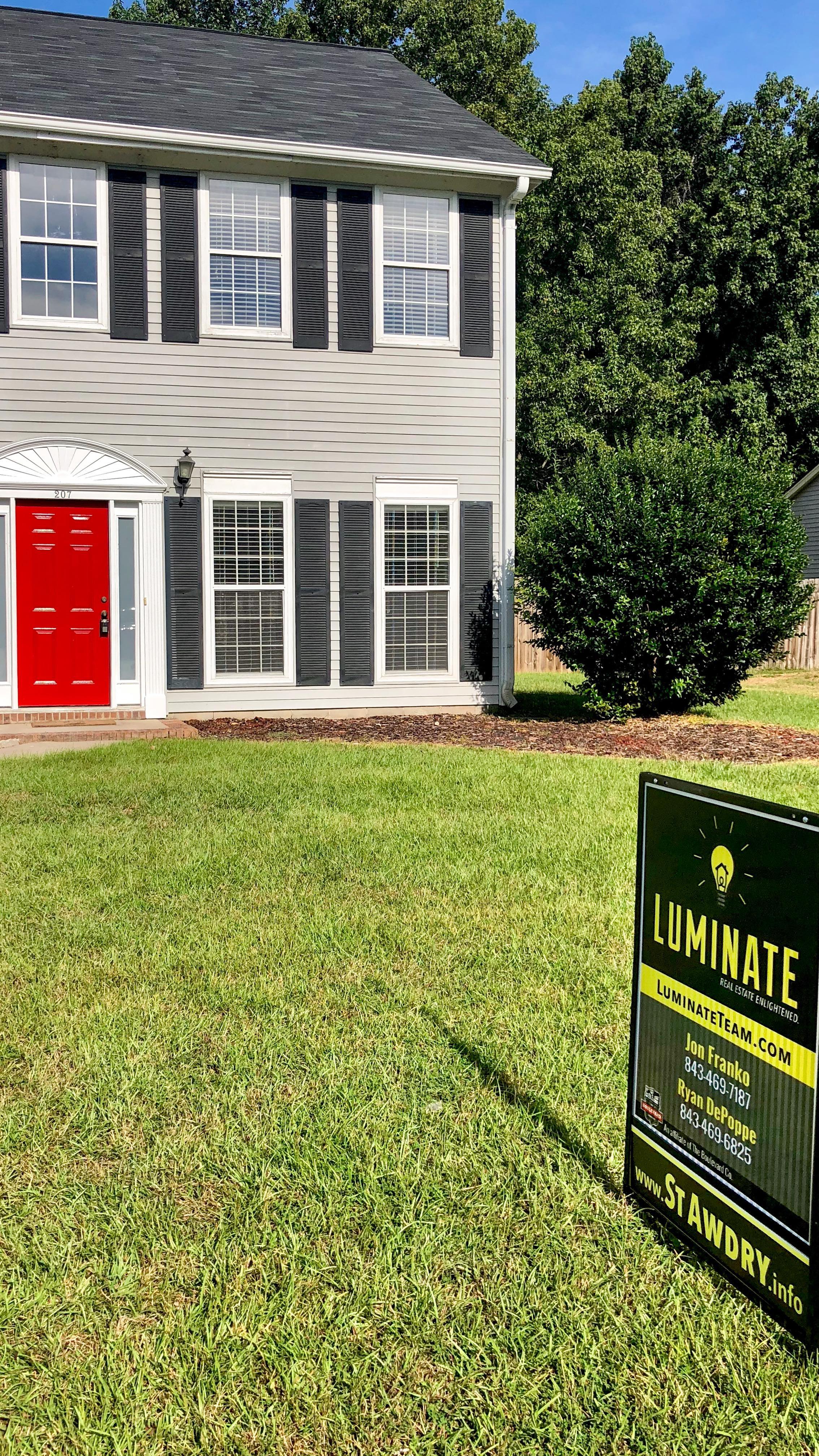 Monthly Home Organization, May 2024
1. 📚 Declutter & organize your recipes.
2. 🗂️ Setup or update your recipe binder.
3. 🧹 Declutter & organize the garage or garden shed.
4. 📝 Make a list of summer outdoor home improvement projects.
5. 📅 Schedule summer appointments like school or camp physicals and dentist visits.
6. 🎁 Get or make teacher gifts.
#HomeOrganization #Declutter #SummerPrep #HomeImprovement #RealEstateTips