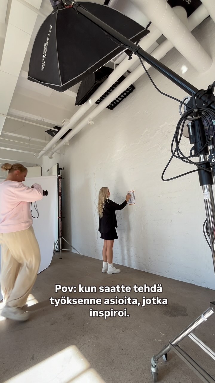 Pidettiin brändikuvauspäivä yhdessä @peppicreative kanssa, ja kuvailtiin molemmille stilleja ja lyhytvideoita! Mahtavaa tehdä taitavien ihmisten kanssa työtä, joka inspiroi! #markkinointi #somemarkkinointi #some #lyhytvideo #lahti #lyhytvideot #yrittäjä #stoorimedia