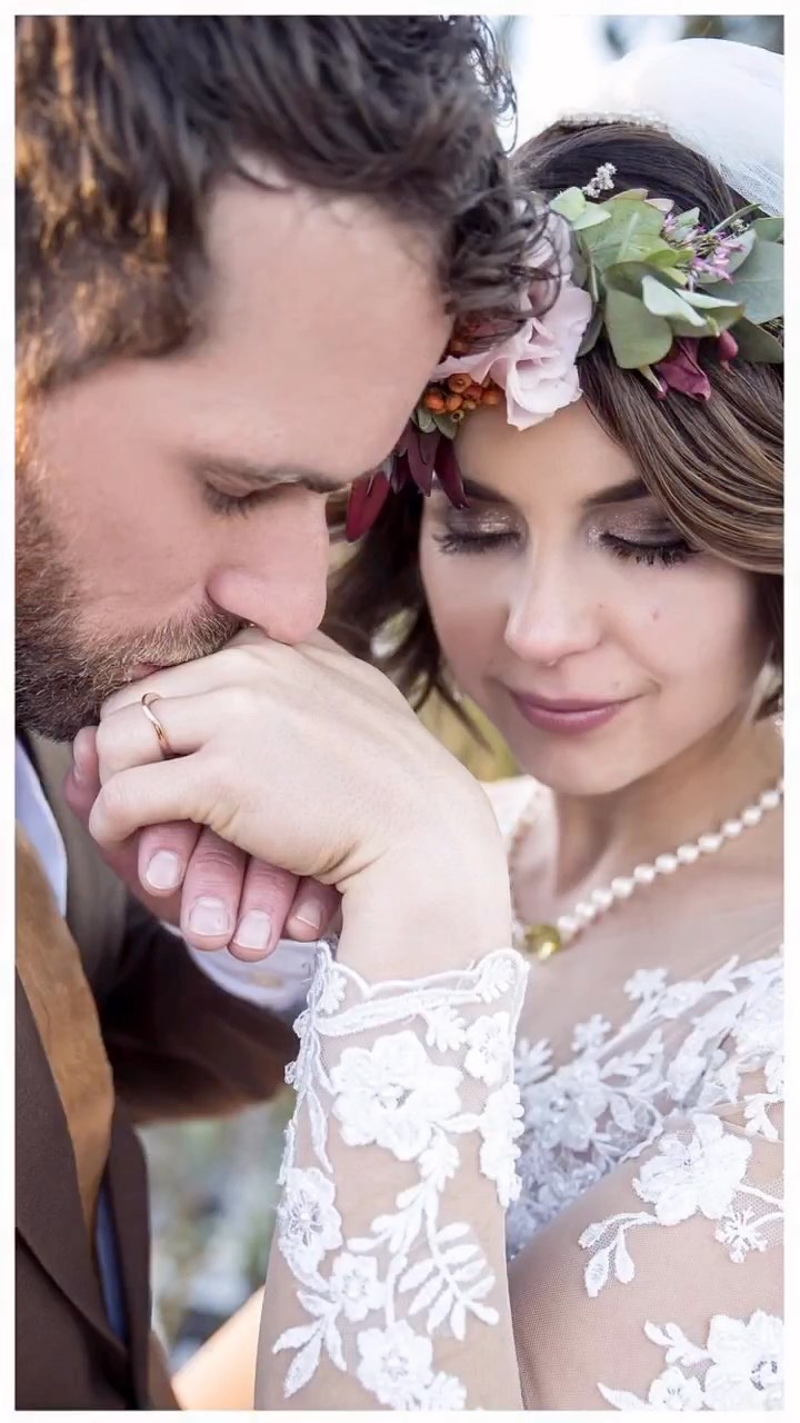 Throwback to this gorgeous mountain top wedding 🌲 can’t wait for all my 2023 weddings 💍 #mountainwedding #capetownphotographer #weddingphotographercapetown #bohowedding #brideandgroom #timelesswedding
