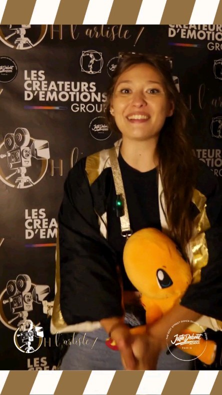 Sa voix nous transporte et nous amène dans un univers magique remplie d'émotions...
Itw de @lae_gaw pour la 2eme édition de Oh l'artiste x Juste debout school ! @jdschool au @bizzartclub